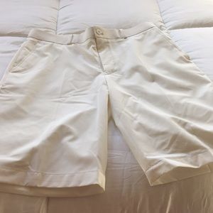 Slazenger White golf shorts, size 32